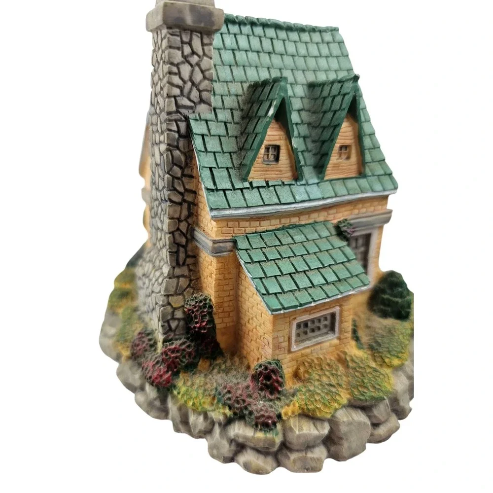 Yorkshire House Olde‎ Englands Classic Cottages Miniature Figurine 1994 Vintage